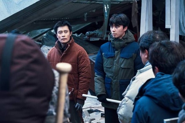 출처 - 네이버 영화